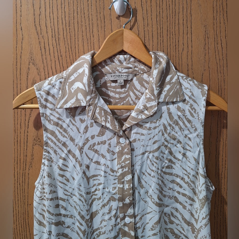 Liverpool Beige and White Sleeveless Blouse - Picture 3 of 6